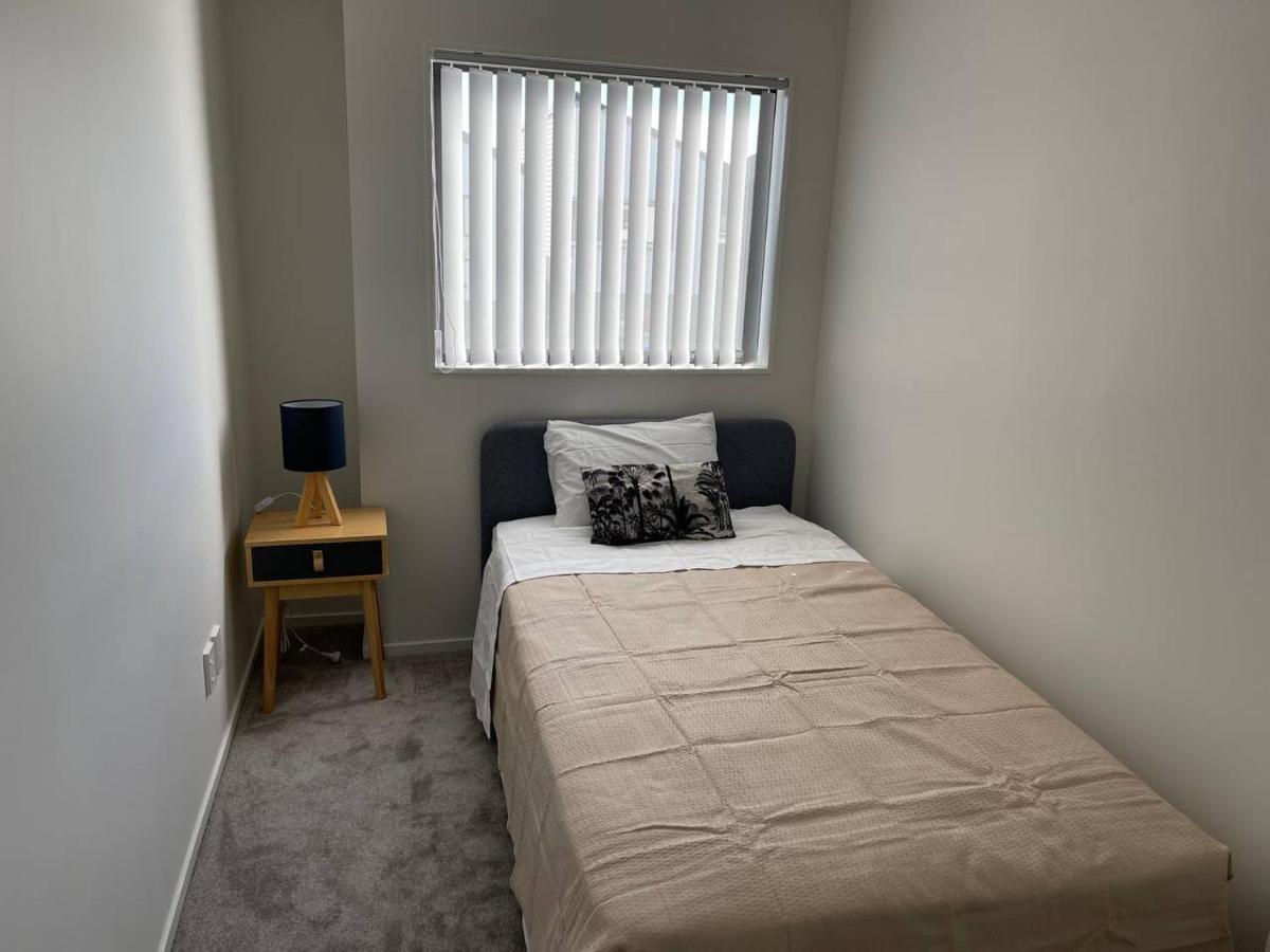 4 Bedroom Home Fully Furnished In Papakura, Auckland Exterior photo