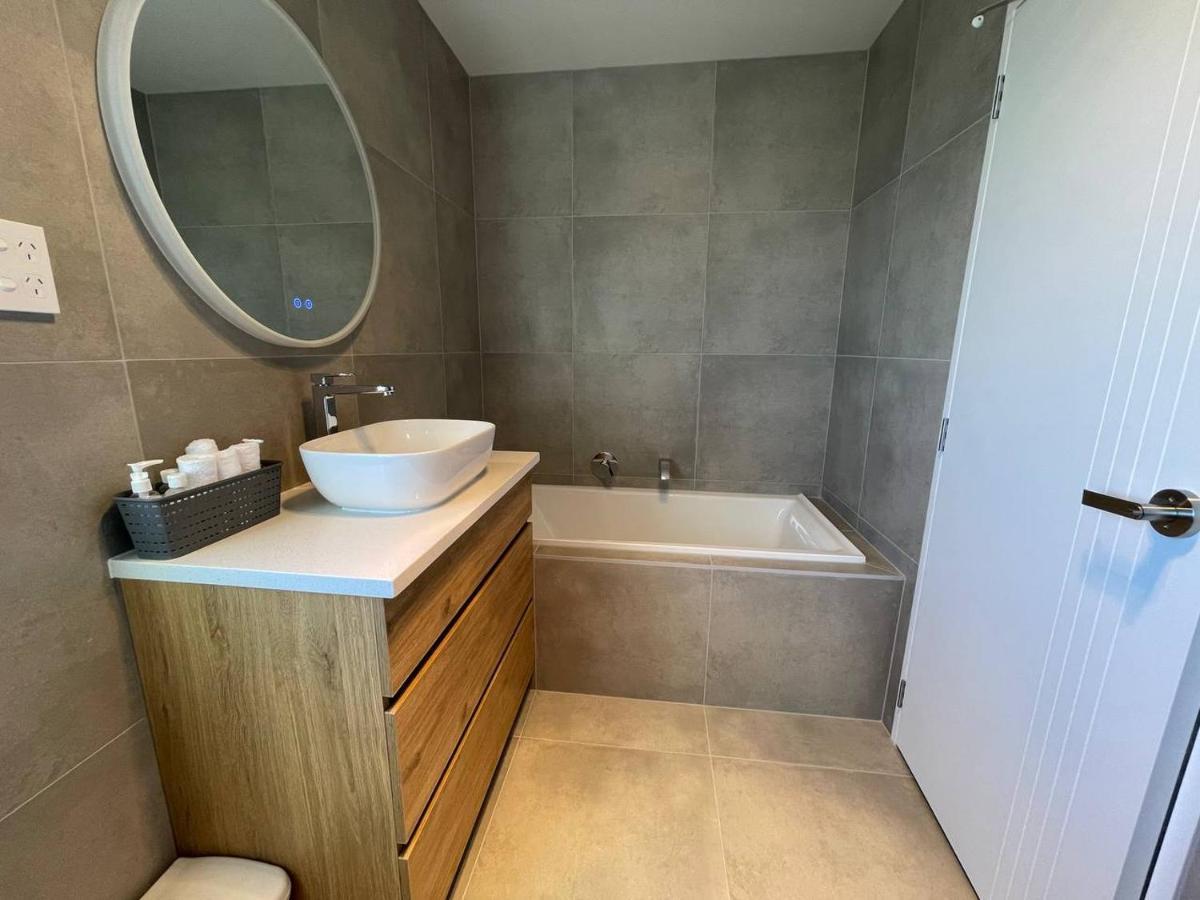 4 Bedroom Home Fully Furnished In Papakura, Auckland Exterior photo