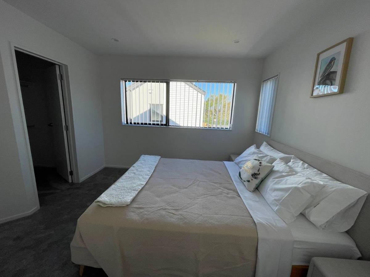 4 Bedroom Home Fully Furnished In Papakura, Auckland Exterior photo